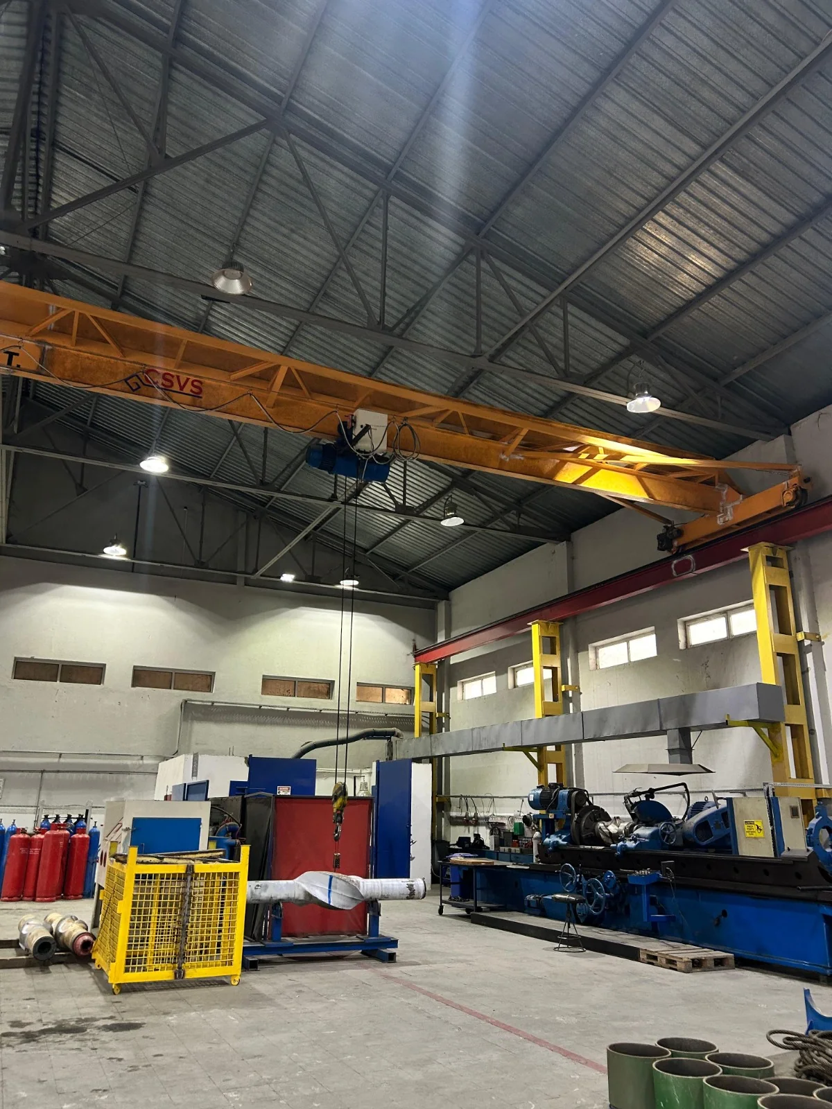 Machinery and overhead lifting